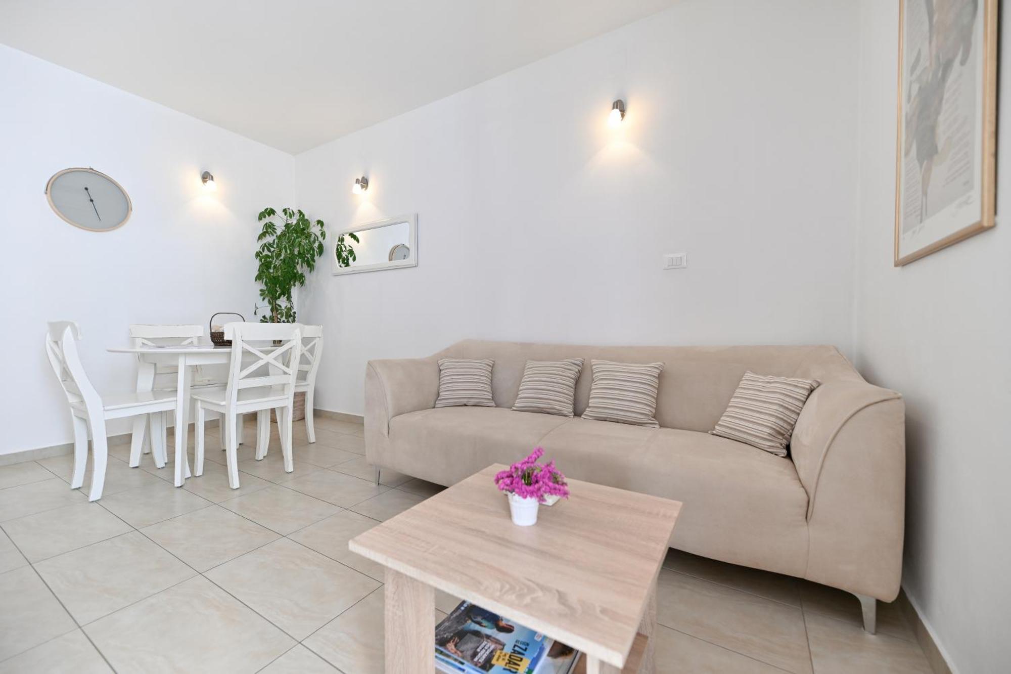 Near Zadar City Center Apartment With Free Parking And Air Condition In Each Room Exterior photo